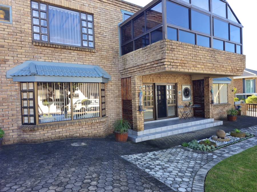5 Bedroom Property for Sale in Stilbaai Wes Western Cape